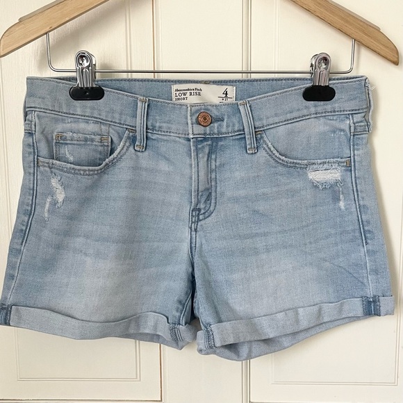 Abercrombie and Fitch Low Rise Distressed Shorts Size 4 27 - Picture 2 of 10